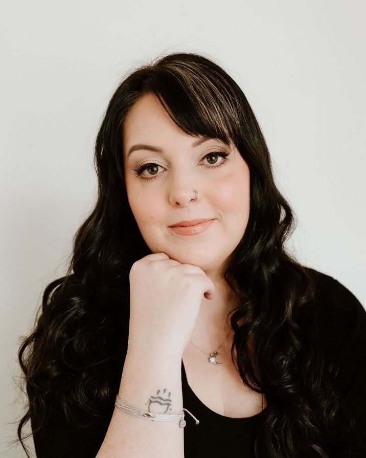 Brittany Huie, Lash technician